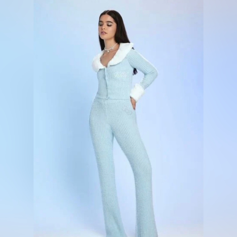 (SOLD) Hello Kitty x Forever 21 knit flare pants Medium